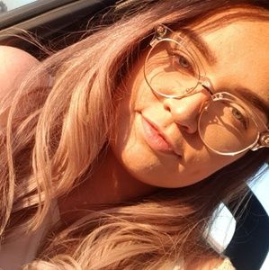 Meet your Posher, Chelsae